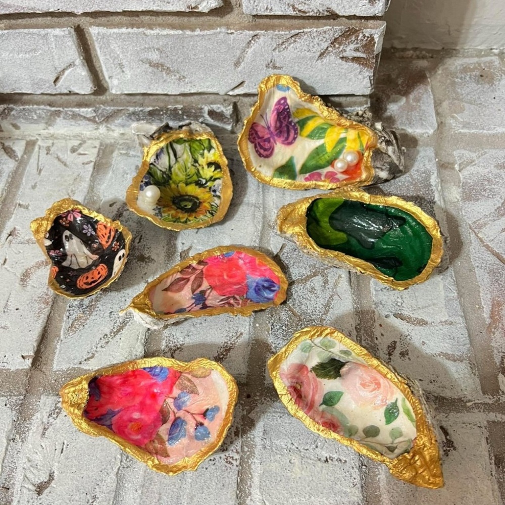 Handmade Set of Oyster Dishes